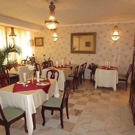 Pension Dinu Residence Timişoara Buitenkant foto