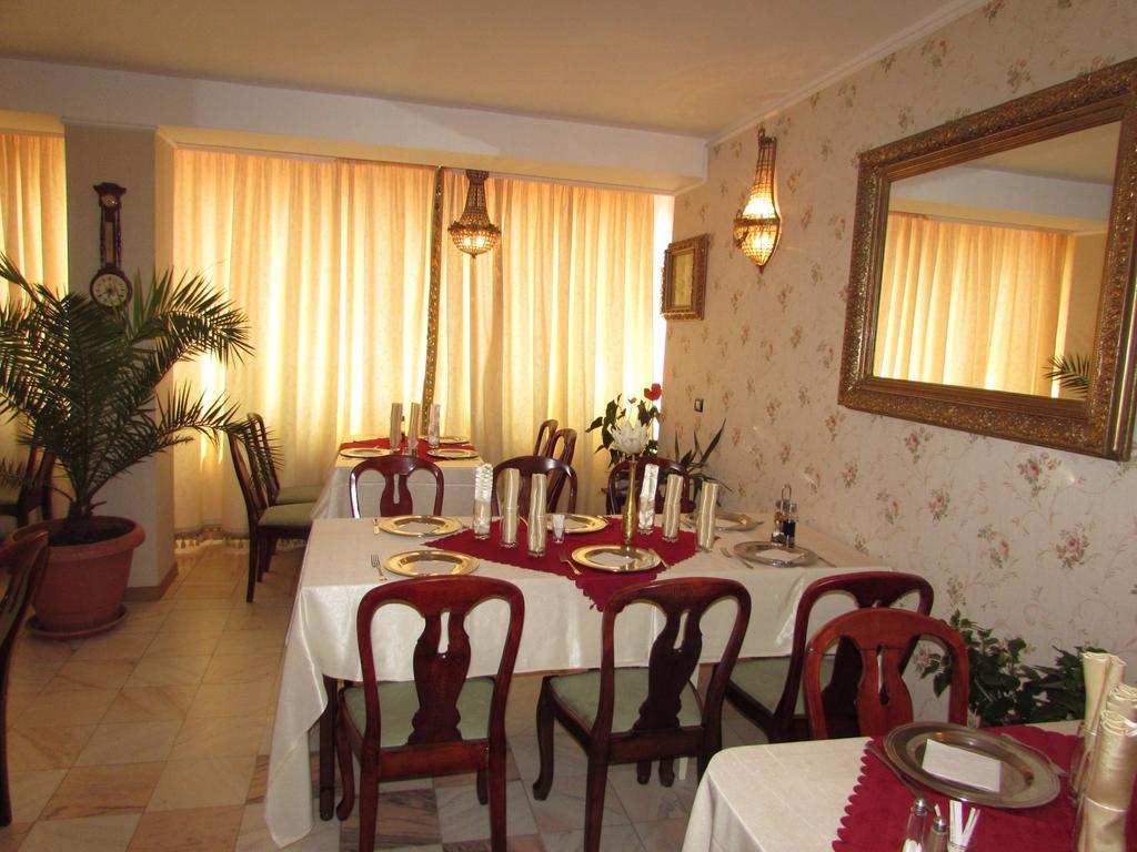 Pension Dinu Residence Timişoara Buitenkant foto