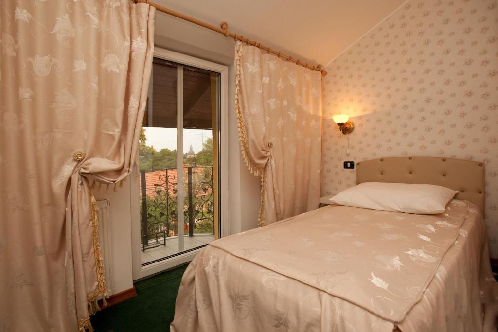 Pension Dinu Residence Timişoara Kamer foto